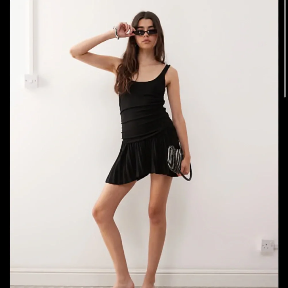 Lioness Elegant Black Sleeveless Mini Dress - Picture 6 of 8